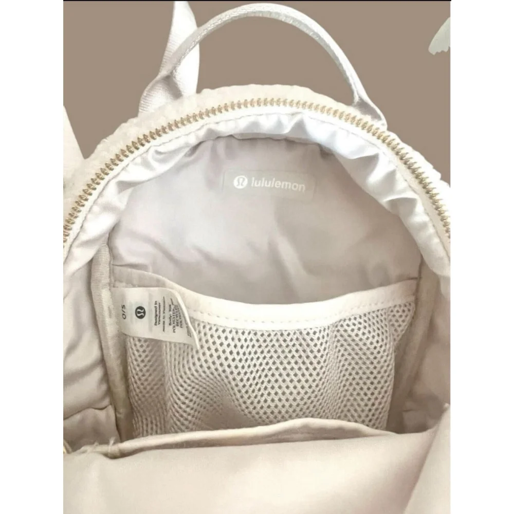 NWT Lululemon City Adventurer Microfleece Backpack 3L opal white/ gold - Picture 6 of 12